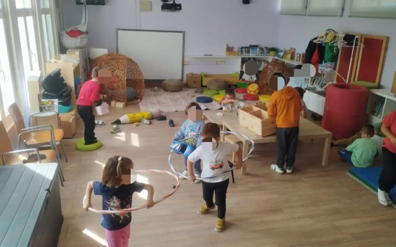 Que ninguna escuela rural cierre: comedor y transporte para niños en Galicia