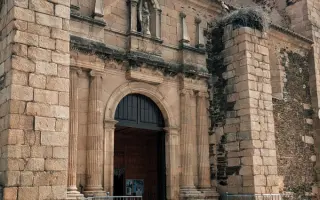Salvemos el suelo de nuestra iglesia