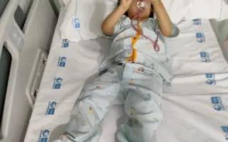 Amaia tiene 3 años. Y Una enfermedad ultra rara no ha borrado su sonrisa