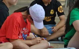 Ayuda a que niños de escasos recursos puedan disfrutar de su verano