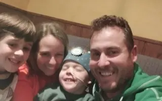 Héctor sufre una enfermedad ultrarara y necesita ayuda para mejorar su esperanza de vida