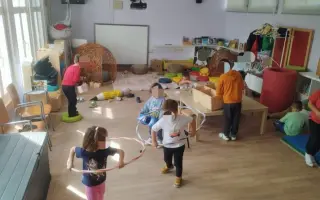 Que ninguna escuela rural cierre: comedor y transporte para niños en Galicia