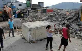 Manos que reconstruyen futuro en el Eje Cafetero