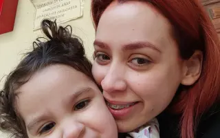 Amaia tiene 3 años. Y Una enfermedad ultra rara no ha borrado su sonrisa