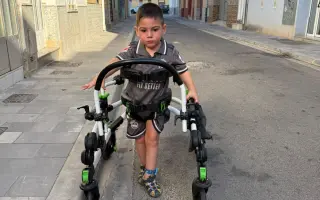 Enai necesita su andador. Ayúdanos a que no se lo retiren.