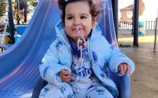 Amaia tiene 3 años. Y Una enfermedad ultra rara no ha borrado su sonrisa