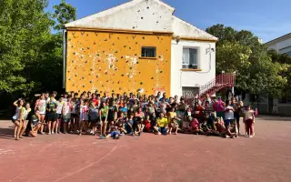 Ayuda a que niños de escasos recursos puedan disfrutar de su verano