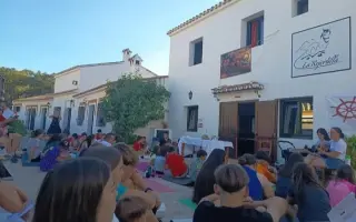 Ayuda a que niños de escasos recursos puedan disfrutar de su verano