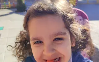 Amaia tiene 3 años. Y Una enfermedad ultra rara no ha borrado su sonrisa