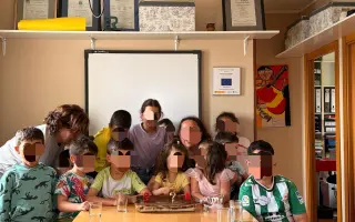 Que ninguna escuela rural cierre: comedor y transporte para niños en Galicia