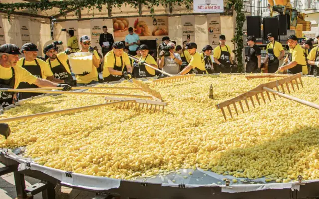 Reto de La Tortilla Más Grande Del Mundo